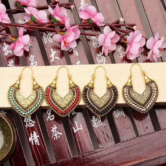 Vintage Ethnic tribal crochet hoop Earring - Picture 11 of 14